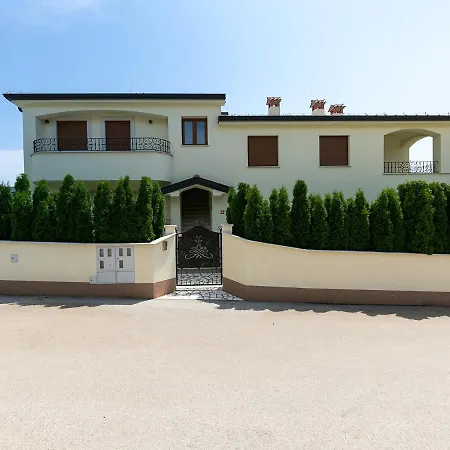 Villa Birikina With Pool Porec Exterior photo