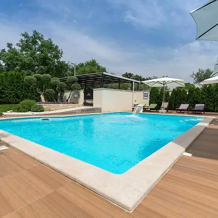 Villa Birikina With Pool Porec Exterior photo