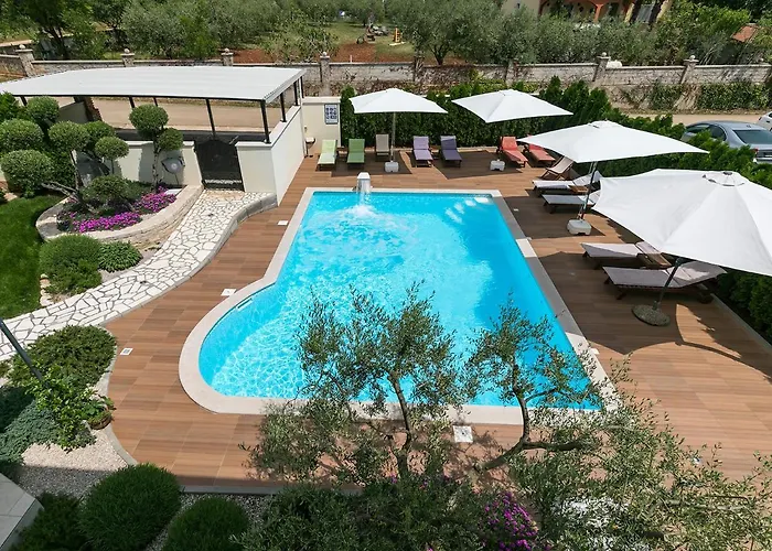 Villa Birikina With Pool